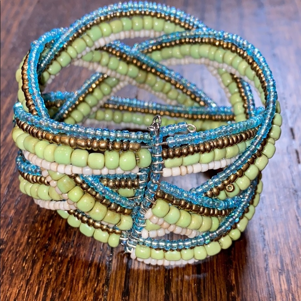 Beaded cuff bracelet. Beautiful!! - Picture 6 of 6